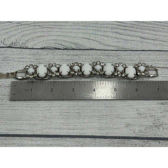 Vintage White Milk Glass Cabochon and Sparkling Rhinestone Silver Tone Bracelet - Picture 14 of 14